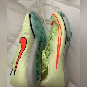 NIKE AIR ZOOM MAXFLY